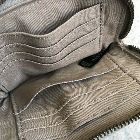 Fossil Zippered Wallet- - Picture 4 of 5
